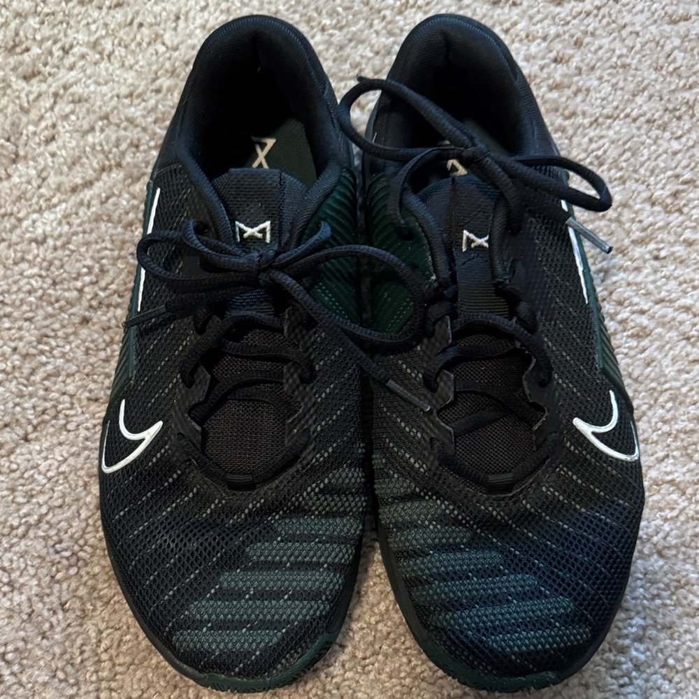 Nike Black and Green Women's Sneakers